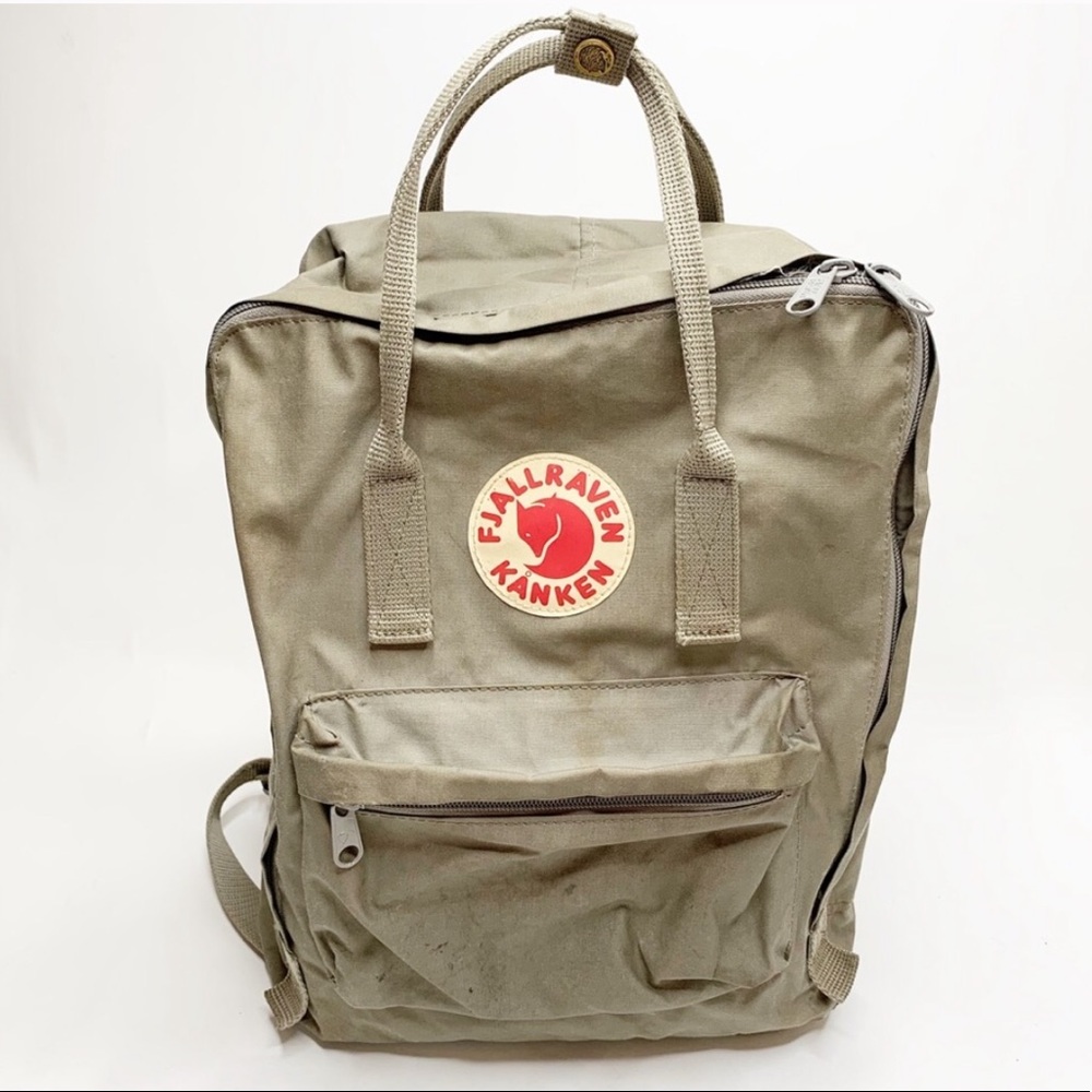 Fjallraven Kanken regular sized backpack in putty